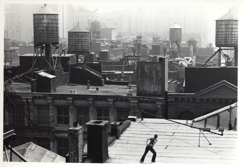 Babette Mangolte, Trisha Brown’s Choreography Roof Piece, 1973, Photo Copyright © 1973 Babette Mangolte